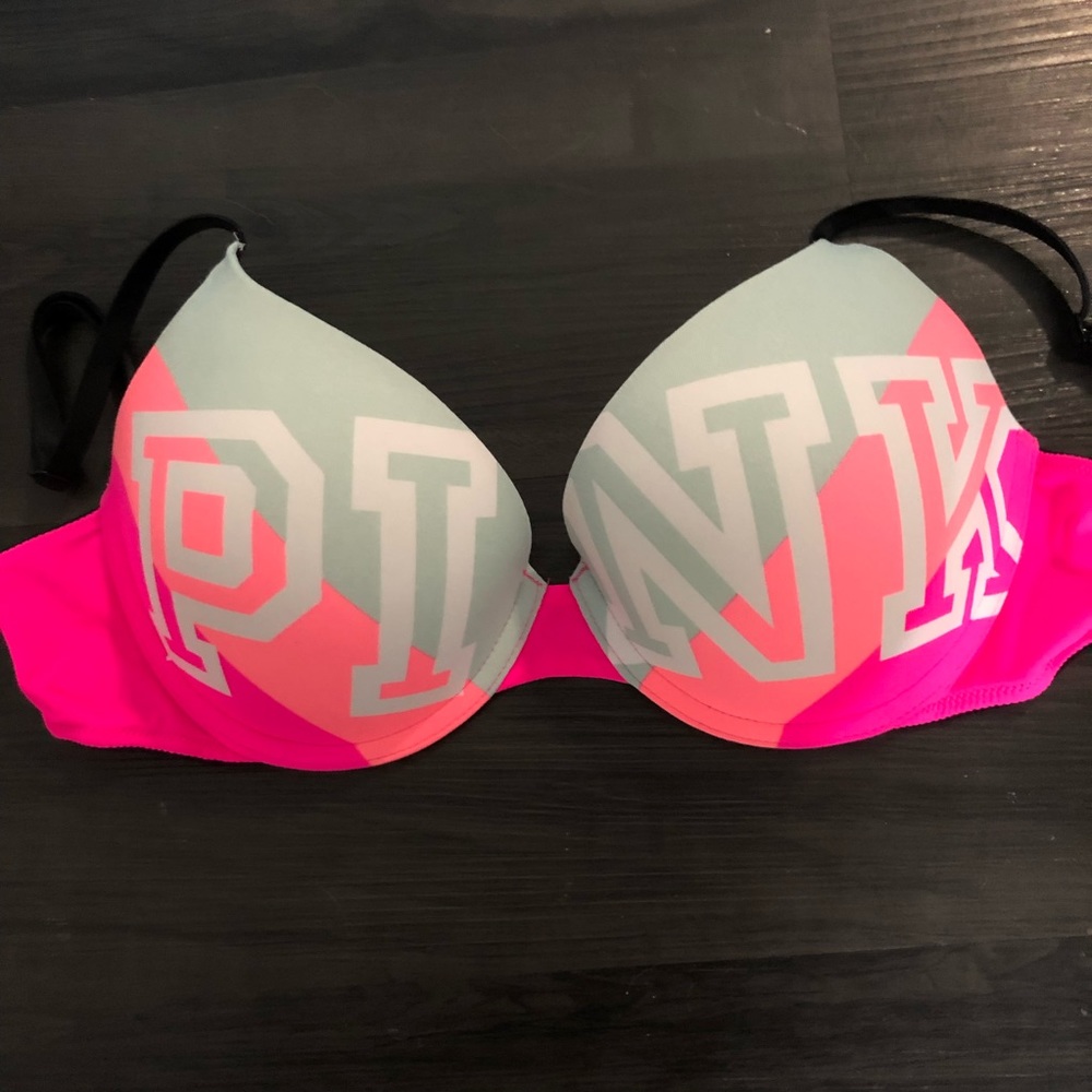 PINK Wear Everywhere Push-Up